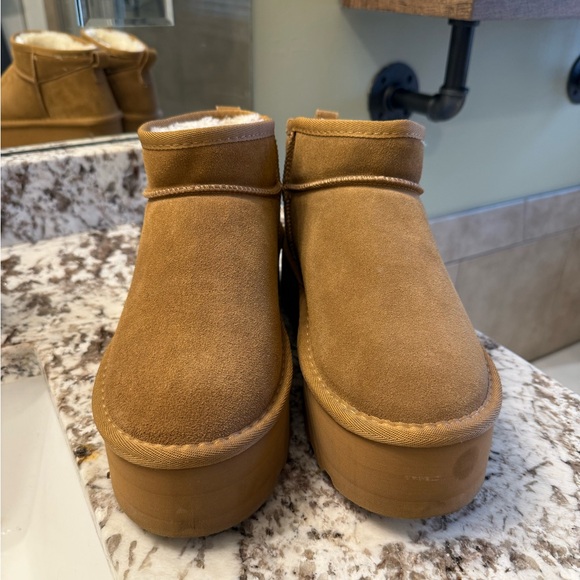 Cushionaire Hippy Platform Ankle Boot - Picture 4 of 9